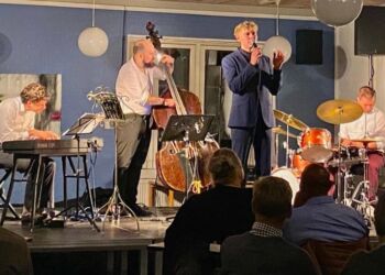 Emil Otto og band på Restaurant Tannishus i Tversted. Privatfoto