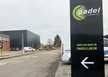 Der arbejdes stadig ved det nye padelcenter på Frederikshavnsvej i Hjørring. Foto: Palle W. Nielsen