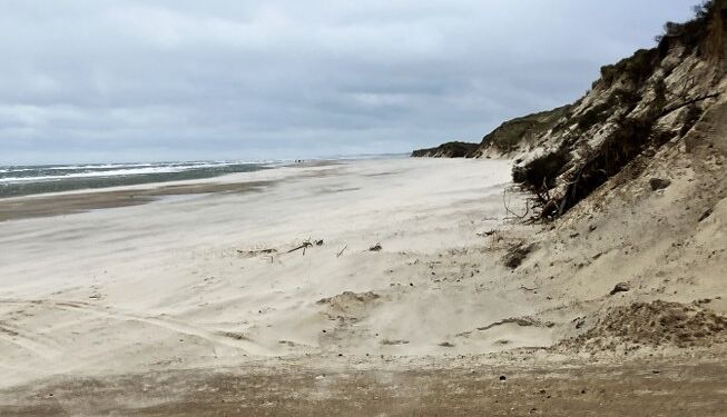 Lavvande og bred strand ved Tversted 20. oktober 2023. Foto. Palle W. Nielsen