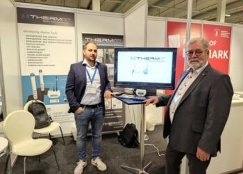 På LabDays Oslo er Ivan Lindgren Hansen fra ThermIT sammen med Andrej Bertosa fra ThermITs forhandler i Norge, Berg&Dahl. Privatfoto