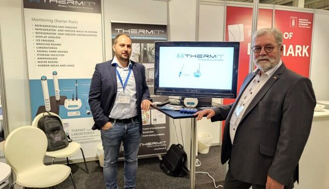 På LabDays Oslo er Ivan Lindgren Hansen fra ThermIT sammen med Andrej Bertosa fra ThermITs forhandler i Norge, Berg&Dahl. Privatfoto