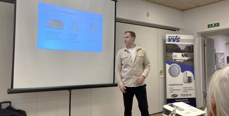 Lokale VVS-virksomheder stillede op og besvarede spørgsmål til arrangementet i Mygdal Kultur- og Forsamlingshus. Privatfoto