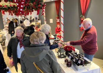 Børglum Klosters julemarked er åbnet med blandt andet boder og smagsprøver her fra adskillige firmaer i Vendsyssel. 
Foto (arkiv): Palle W. Nielsen