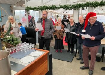 Tversted Kirkes julekor sang i 2022 julen ind på Café Fisk. Arkivfoto: Palle W. Nielsen