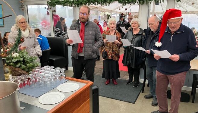 Tversted Kirkes julekor sang i 2022 julen ind på Café Fisk. Arkivfoto: Palle W. Nielsen