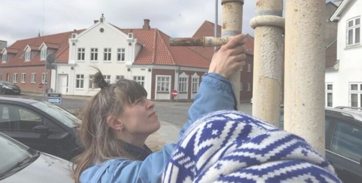 Inga Gerner Nielsen er den ene af to medvirkende nordjyske kunstnere tirsdag i Vrå. Privatfoto