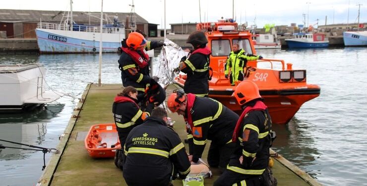 Førstehjælp med genoplivning ved Hirtshals Marina. Foto: Niels Skipper.