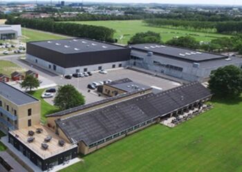 Dobbelthallen Fiberhallen midt i billedet ved siden af Hallen Park Vendia til højre i billedet. Foto: Arkiv.