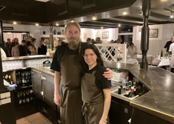 Værtsparret ved vinsmagningen for præcis et år siden på Restaurant Tannishus i Tversted. Arkivfoto: Palle W. Nielsen