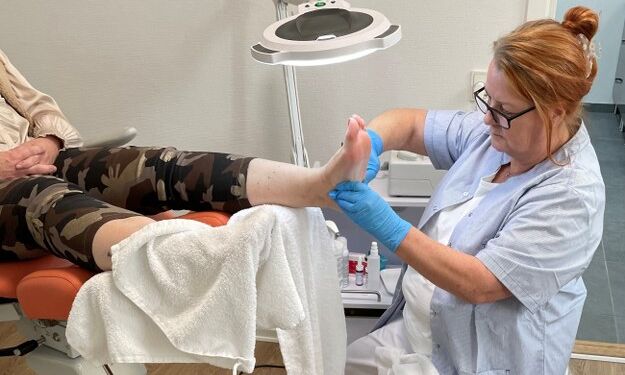 - Vores fødder er naturligt forskellige og har forskellige behov for behandling, fortæller Charlotte Kosela. Privatfoto