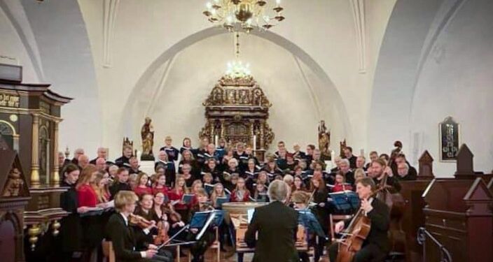Juniorkoret var i Sct Catharinæ Kirke med til at opføre Oratoriet Messias af G. F. Händel sammen med Hjørring Kammerkor, Silkeborg Motetkor, Ensemble Zimmermann og en række professionelle sangsolister under ledelse af Lars Colding Wolf. Privatfoto