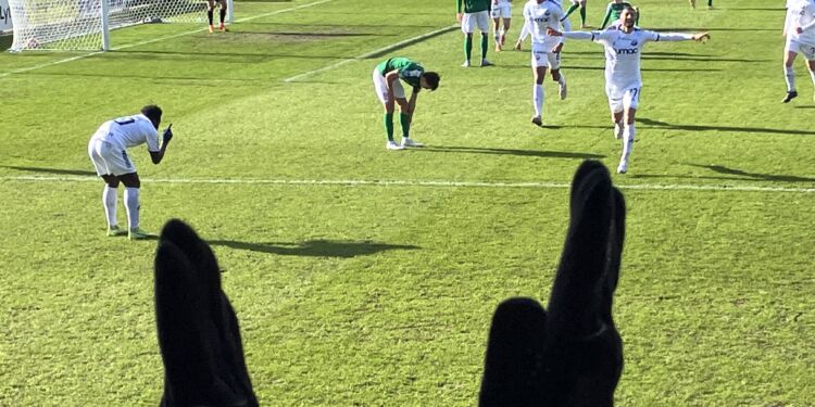 Vanter eller handsker er nok en god idé til søndagens hjemmekamp på Nord Energi Arena. Arkivfoto: Palle W. Nielsen