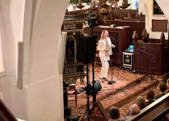 Vores placering gav ikke den bedste udsigt til koncertens hovedpersoner, men den lyse vellyd klædte heldigvis Sct. Catharinæ Kirke. Foto: Niels Skipper