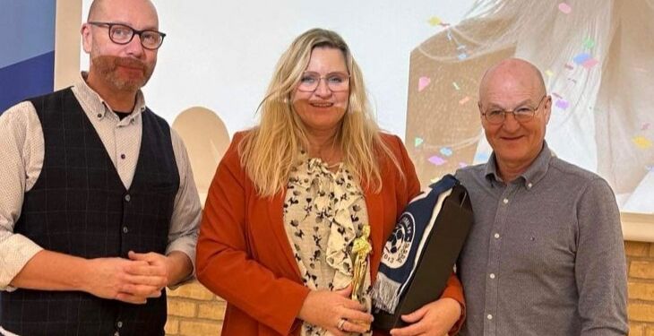 Anette Isaksen fra JKS A/S i midten var en af to Årets Netværkere hos Vendsyssel FF..