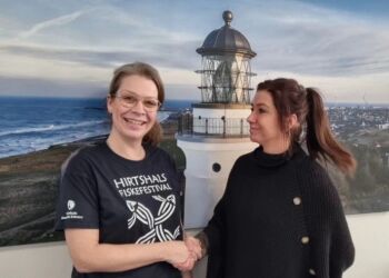 Koordinator Mette Skovsager sammen med Ditte G. Sørensen, formand for Hirtshals Fiskefestival, og Marketingchef ved Hirtshals Havn. Foto: Hirtshals Fiskefestival.