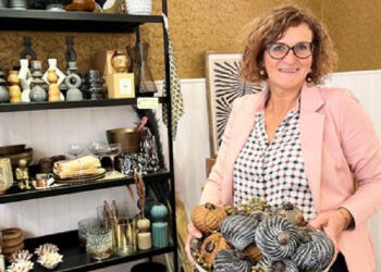 Linda Kolby i sin butik "K's have & Interiør", som hun åbnede i 2020. Foto: Business Hjørring.