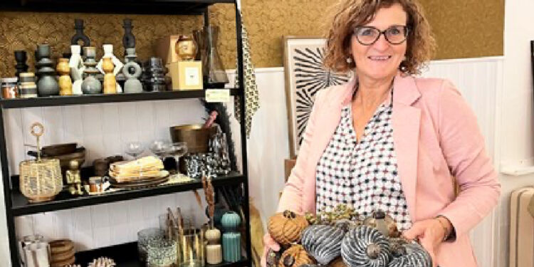 Linda Kolby i sin butik "K's have & Interiør", som hun åbnede i 2020. Foto: Business Hjørring.