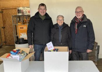 Jens Peter Lunden, Lone Jacobsen og Mogens Mortensen fra henholdsvis Hirtshals Rotary, Inner Wheel Hirtshals og Lions. Foto: Niels Chr. Jakobsen.