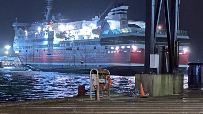 MS Oslofjord ved kaj i Hirtshals Havn. Foto: Kjeld Nørgaard.