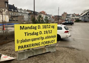 Mandag og tirsdag skal der findes alternative parkeringsmuligheder i Hjørrings midtby. Foto: Palle W. Nielsen