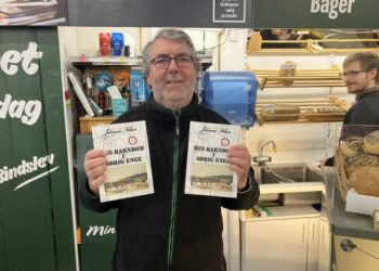 Karlo Thomsen kunne mandag fejre 35 års jubilæum som ejer af købmandsbutikken i Bindslev, som også sælger lokalhistoriske bøger. Foto: Palle W. Nielsen