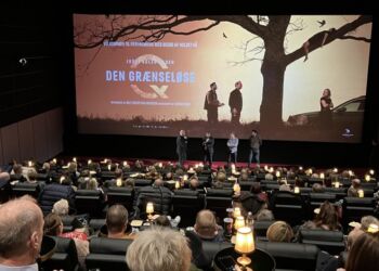 Mikael Christian Rieks, Ole Christian Madsen, Ulrik Thomsen og Afshin Firouzi foran det store lærred i MovieHouse. Foto: Niels Skipper.