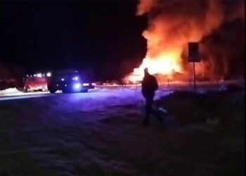 Brand ved Jernbanegade i Sindal. Foto: Screenshot fra 9870 Sindal.