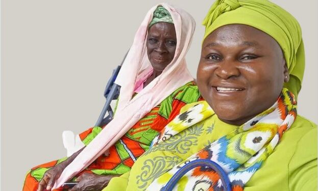 Zanabu Ahzumah, som er en af de fordrevne kvinder, og Mariam Yarquah fortæller historien i Lønstrup. Privatfoto