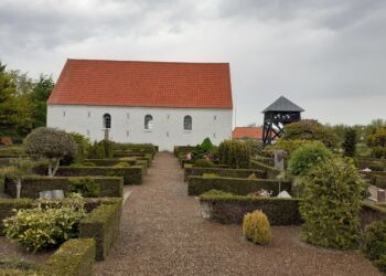 Asdal Kirke. Foto: Privat.