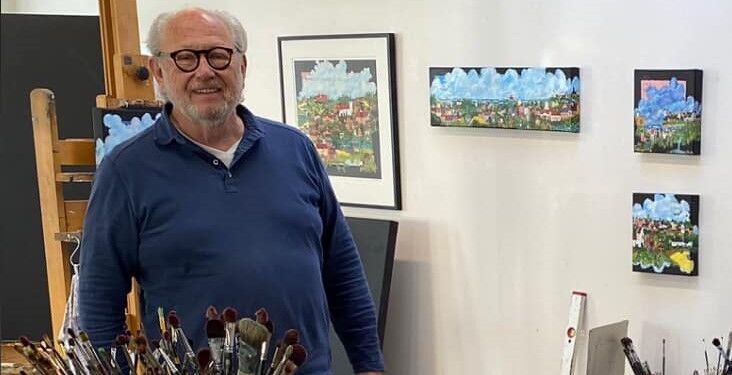 Snekke i sit atelier i Hjørring. Foto: Privat.