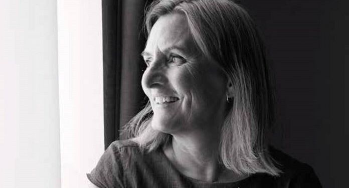 Forfatteren Lene Lund Johansen bor i Tversted. Pressefoto