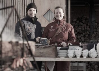 Initiativtager Mads Bruun og Sarah Munch ved House of Tea under Artic Marley forrige år i Hirtshals. Foto: Arturs Pirazkov.