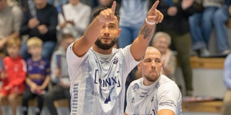 Sejrsikkert jublende Ermin Kasumovic. Foto: Jacob Strandeng.