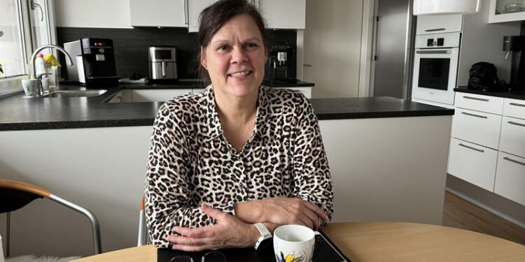 Marianne Agerholm i køkkenet hjemme på Nejstbrinken i Hirtshals. Foto: Hanne Skipper.