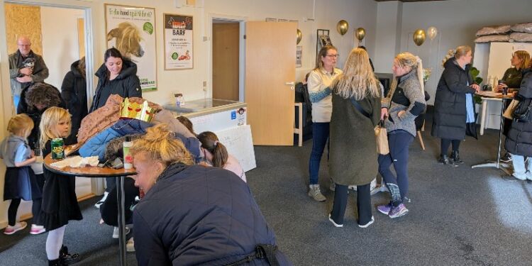 Det var en vellykket åbningsfest med mange besøgende dagen igennem.