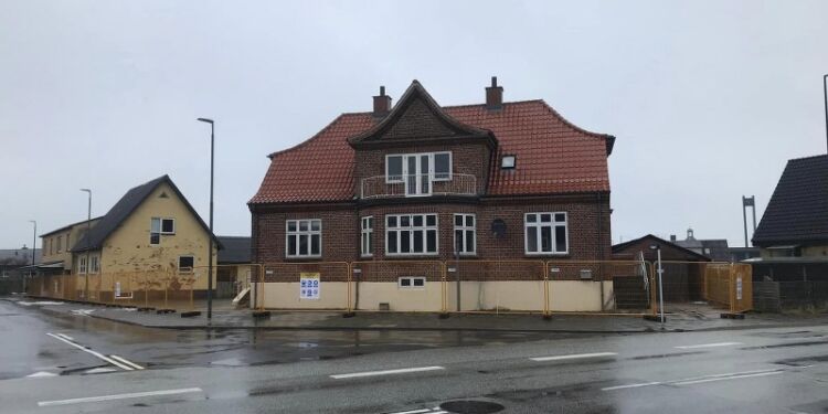 Den gamle politistation på hjørnet af Jyllandsgade og Svinget i Hirtshals. Foto: Herdis Thomsen.