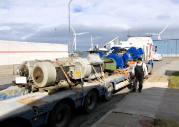 Seneste læs med motorer fra vindmøller er netop ankommet til Cort Adelersvej i Hirtshals. Foto: Hirtshals EL-motorservice.   