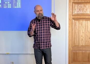 Eventmager Rasmus Kolind Bang fra Naturmødet til morgenmøde hos Hirtshals Handel & Erhverv. Foto: Niels Chr. Jakobsen.