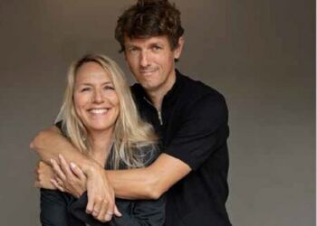 Sammen med manden Andreas Fuglebæk tager Alberte Winding publikum med på en smuk rundtur i et fantastisk musikalsk og poetisk univers. Pressefoto