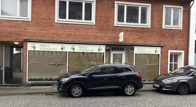 Dagen før Hjørrings nye vinbutik åbner i Skolegade. Foto: Palle W. Nielsen
