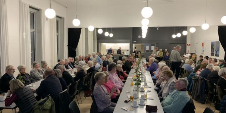 Mange fremmødte til årsmøde i Ældre Sagens afdeling i Hjørring. Foto: Hanna Simonsen.