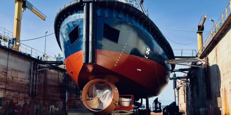 Athos i tørdok hos Hirtshals Yard. Foto: FARMAR.