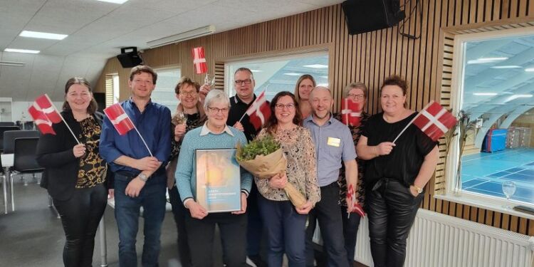 Glæde hos repræsentanter fra BMI over kåringen som Årets Forening.