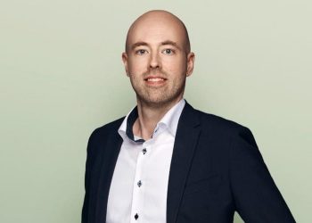 Casper Nødgaard er afdelingsdirektør for Erhvervsafdelingen i Hirtshals. Foto: Sparekassen Danmark.