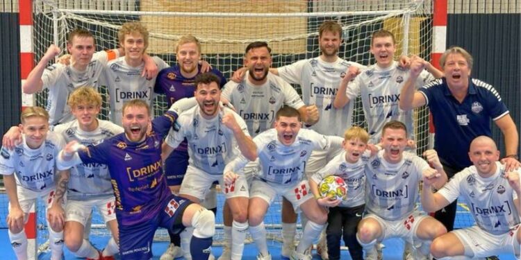 Begejstrede spillere på førsteholdet hos Hjørring Futsal Klub. Foto: Simon Knudsen.