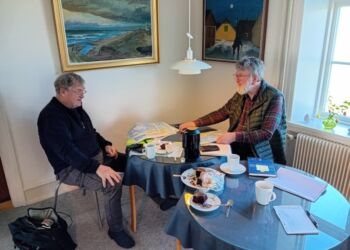 Forfatterne Jo van der Eynden og Per Roger Lauritzen i Kaffestuen ved Hirtshals Fyr.