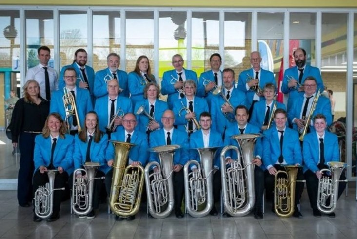 Hjørring Brass Band spiller i Emmersbæk Kirke - NordsøPosten.dk