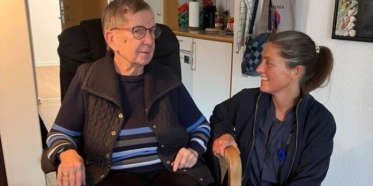 Elsa sammen med Tina Nielsen.