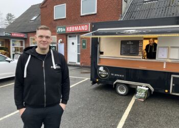 Daniel Hemmingsen hjælper gerne køber med aftaler som for eksempel med Min Købmand i Lendum. Arkivfoto: Palle W. Nielsen