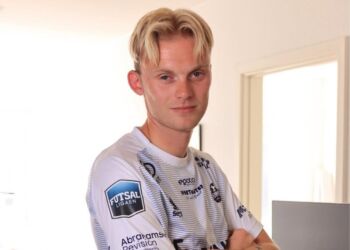 Emil Branth i trøjen for HFK.